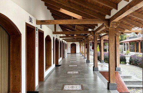 Guano Hotel | Hostería Las Tres Piedras