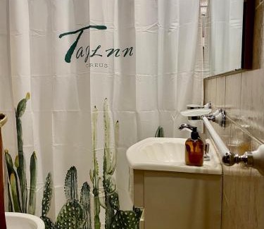 Las Grutas Hotel | HOSTERIA ISABEL Departamentos y Habitaciones con baño privado