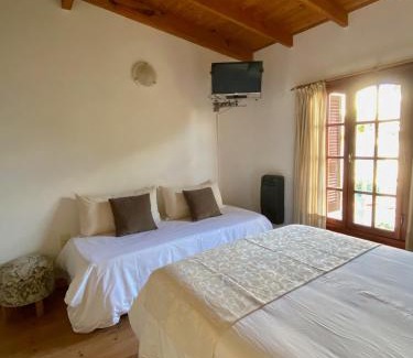 Las Grutas Hotel | HOSTERIA ISABEL Departamentos y Habitaciones con baño privado