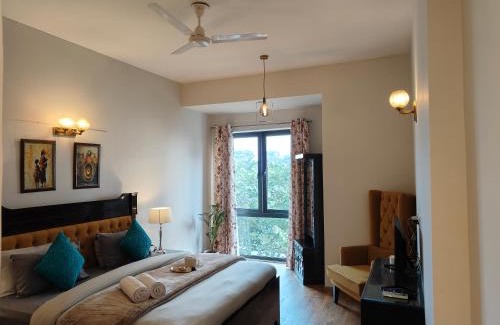 Sector 58 Apartment | Hostie Evanya - 2BHK Serviced Apartment near Golf Course Road