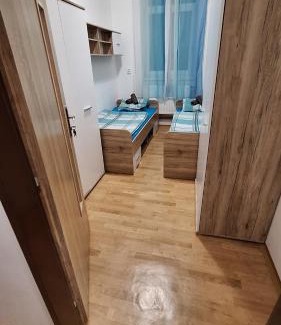 Kosetice House | Hostinské pokoje nad restaurací Košetice se společnou koupelnou, WC a kuchyňkou