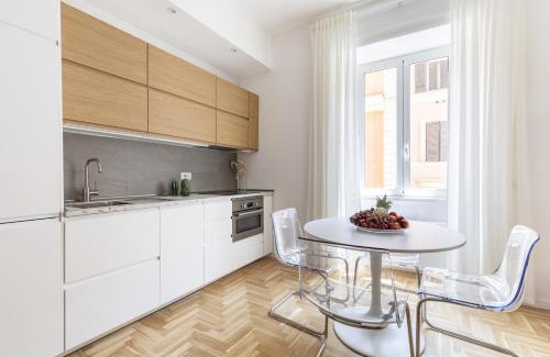 Rione XVIII Castro Pretorio Apartment | Hostly-The Montebello Suite-Near Trevi