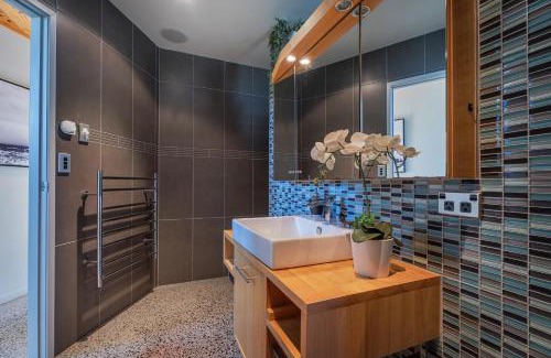 Whitianga House | Hosts on the Coast Paradise on Pacific