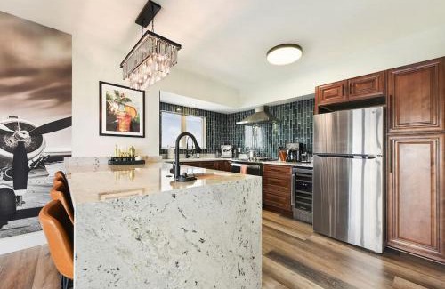 Mount Washington Apartment | HostWise Stays - Grandview Penthouse - Sweeping City Views, High End Living
