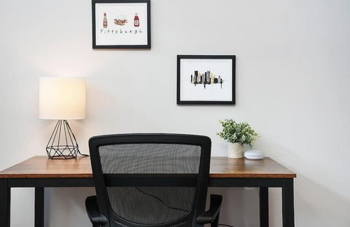 East Allegheny House | HostWise Stays - The "Row" House - Beautiful Space, Two King Beds