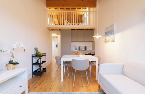 Guimaraes Apartment | HostWise - Stylish and Modern Flat