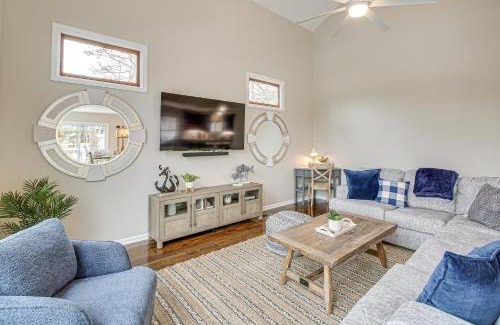 Rockwell House | Hot Springs Lakefront Home with Dock and Water Views!