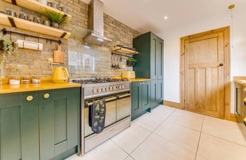 Cleethorpes House | Hot Tub, 2 x King Bed, 1 Bunk Bed, Boho Beach House