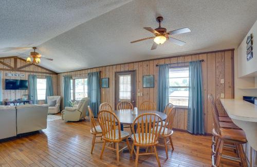 Fedhaven House | Hot Tub and Dock Access Lake Hatchineha Getaway!