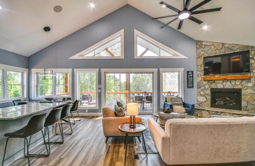 Hickory House | Hot Tub and Game Room! Family Connelly Springs Home
