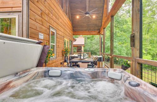 McCaysville House | Hot Tub and River Access Family McCaysville Cabin