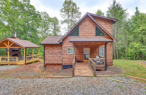 McCaysville House | Hot Tub and River Access Family McCaysville Cabin