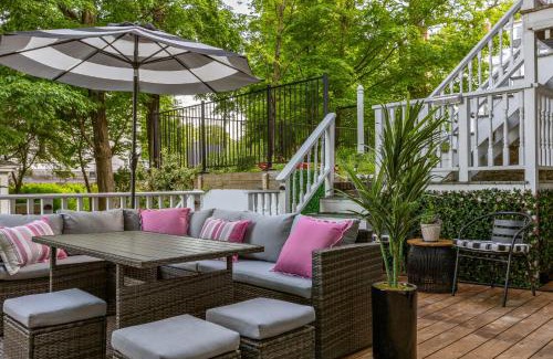 Meredith House | Hot Tub and Walk to Lakeside Dining Meredith Home!