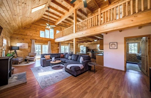 Flagstaff Cabin | Hot Tub Cabin Spacious 5-Acre Forest Retreat