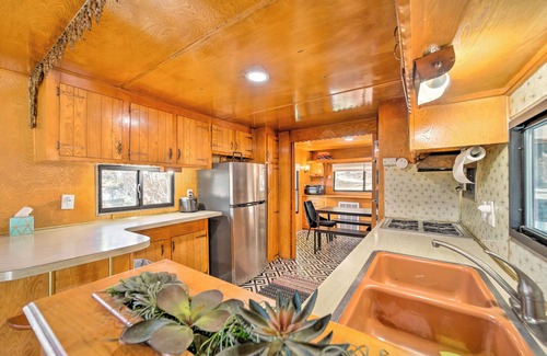 Payson Cottage | Hot Tub & Deck: Waterfront Escape in Payson!