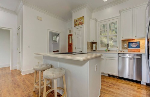 Big Canoe House | Hot Tub Downtime, Fireside Chats & Movie Nights Within 8,000-Acre Community - Mountain Grove Lodge