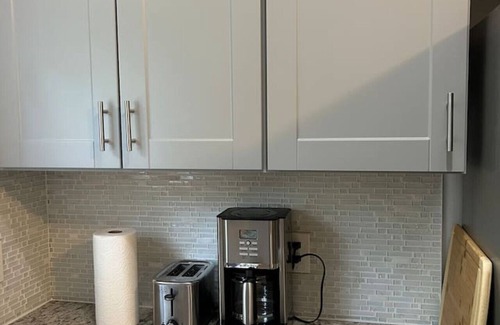 Southeast Raleigh House | Hot Tub, Fire Pit, BBQ and Games!