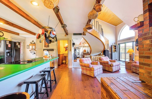 Springfield House | Hot Tub, Fire Pit & Grill: Remote Springfield Home