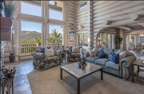 Castle Glen Estates House | Hot Tub Game Room Large Deck w Incredible View Penticton Lodge by AvantStay