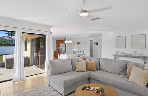 Cape Coral House | Hot Tub/King Bed - Cozy Home in Cape Coral!