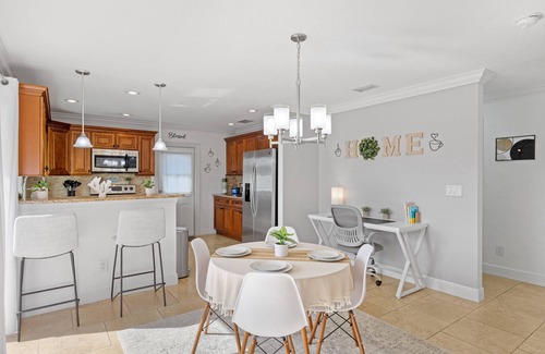 Cape Coral House | Hot Tub/King Bed - Cozy Home in Cape Coral!