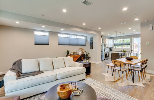 Golden House | Hot Tub & Mtn-View Rooftop Deck: Golden Home