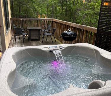 Basye Ski Chalet | Hot Tub Nature Retreat 2 min to Bryce Resort