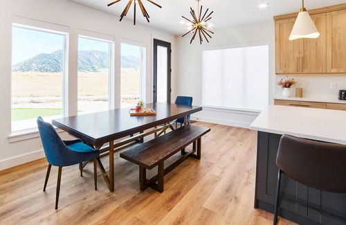 Lava Hot Springs House | Hot tub, Putting green, Pickleball Court, Theater and game room!