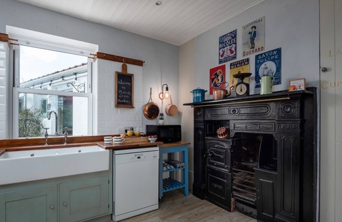 Mundesley House | Hot tub, sauna, sea & beach views, sleeps 16 in 7 bedrooms, 5 star Luxury house