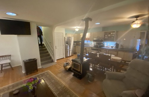 Castle Rock House | Hot tub, three ponds waterfall, Gardens, sunroom/man cave, 4 outdoor of heat