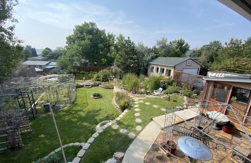 Castle Rock House | Hot tub, three ponds waterfall, Gardens, sunroom/man cave, 4 outdoor of heat
