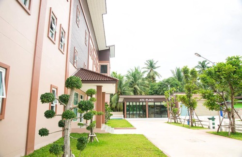 Damnoen Saduak Hotel | Hotel ∙ 3 guests