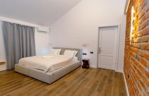 Dragasani House | Hotel 5 HILLS DRAGASANI