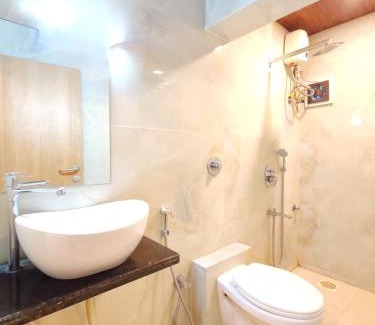 Nerul Hotel | Hotel Aishwarya Residency