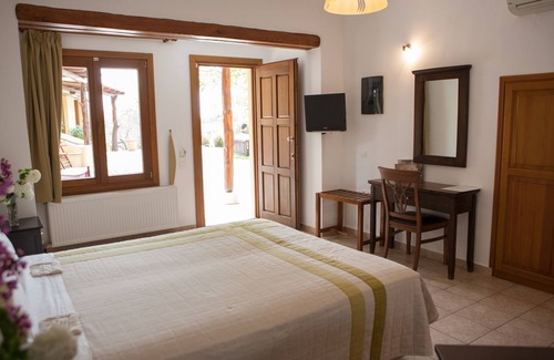 Kala Nera Hotel | Hotel Alkifron is located to Kala Nera Village.