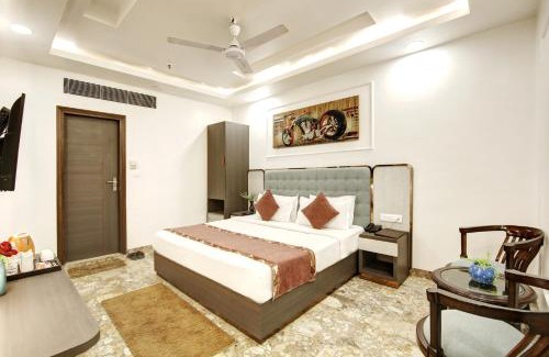 Paharganj Hotel | Hotel All Iz Well - Traveller Choice Award winner 2025