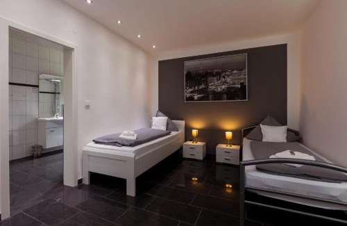Brechtorf Hotel | Hotel am Rosenplatz,24 Stunden Check in, Küche, kostenfreie Parkplätze