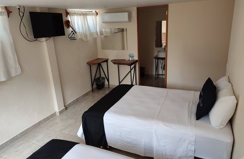 La Poza Hotel | Hotel Ashly Loma Larga