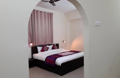 Bhowali Hotel | Hotel Avlokan - Near Kainchi Dham Mandir