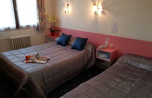 La Freissinouse Hotel | Hotel Azur
