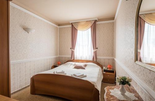 Nyiregyhaza Hotel | Hotel Bíbic és Tüskevár Étterem és Horgásztó
