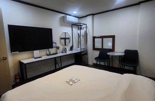 Bongmyeong-dong Hotel | hotel b&b