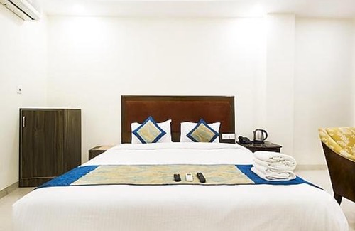 Safdarjung Enclave Hotel | Hotel Badal - Safdarjung Enclave