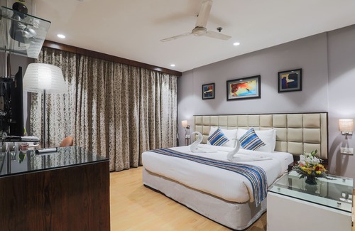 Chittaranjan Hotel | Hotel Blue Stone - Nehru Place