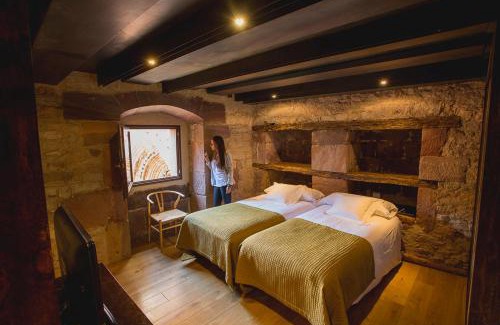 Santa Maria de Mave Hotel | Hotel Boutique El Convento de Mave