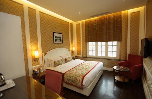 Connaught Place Hotel | Hotel Bright