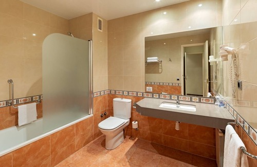 Corbera De Llobregat Hotel | Hotel Can Fisa
