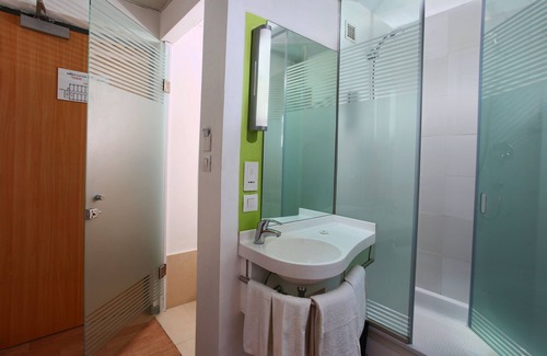 Knowledge Park III Hotel | Hotel Caspia Pro Greater Noida