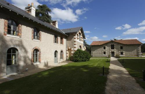 Saint-Laurent-sur-Sevre Hotel | Hotel Château de la Barbinière