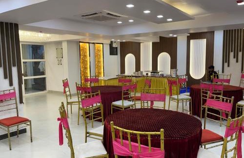 Civil Lines Hotel | Hotel Cosmopolitan Rooms & Banquet